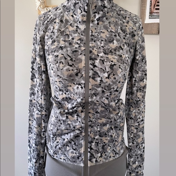 Lulu size 2 - Picture 5 of 5